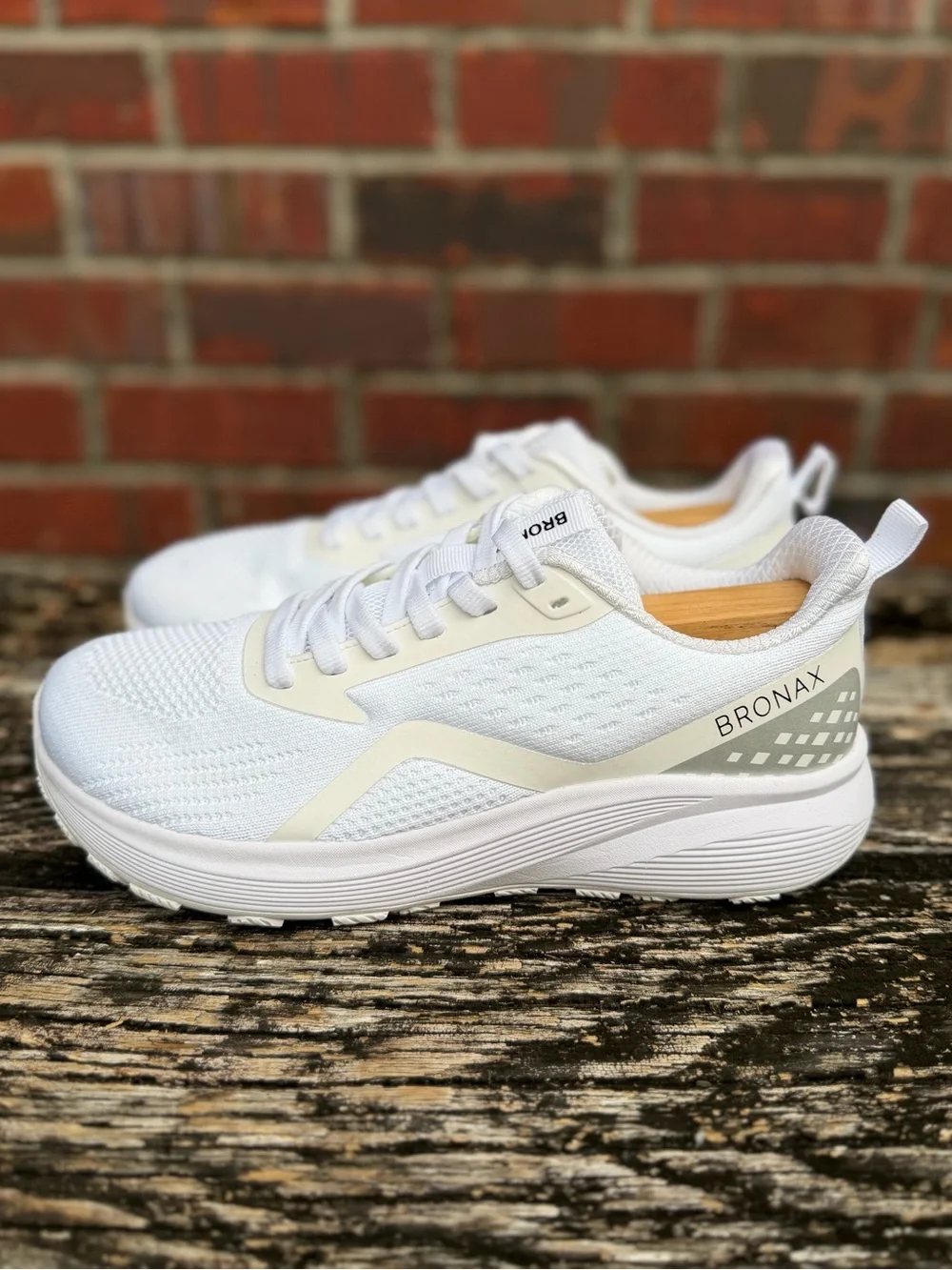 NWOT Bronax Mens Sz 7 Wide Toe Box White Mesh Athletic Sneakers Running Shoes X5